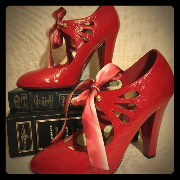 Betsey Johnson Shoes - Betsey Johnson Vintage style heels